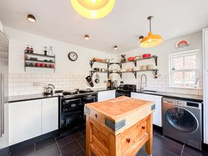 Photo 21- click for photo gallery